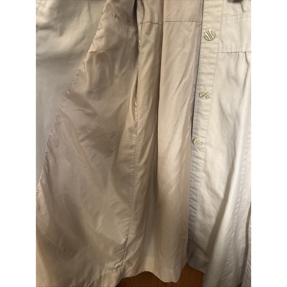 Vintage Brooks Women's Trench Coat Size 11/12 Beige Belted Lined Made In Korea - Picture 4 of 10